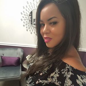 Meet your Posher, Dione